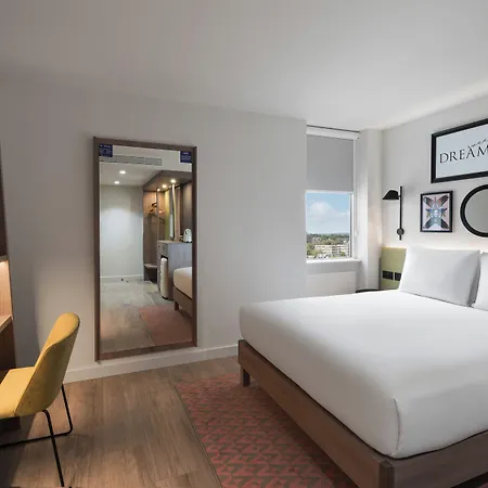 מלון Hampton By Hilton Centre