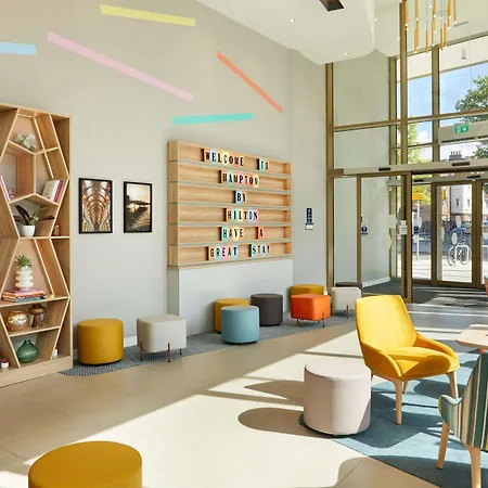 Отель Hampton By Hilton Centre 3*