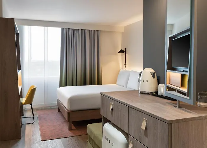 Ξενοδοχείο Hampton By Hilton Centre 3*