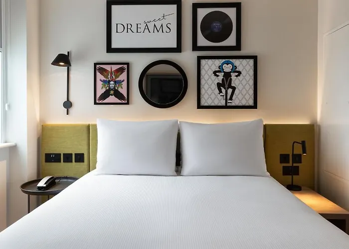 Hampton By Hilton Centre Hotel 3*