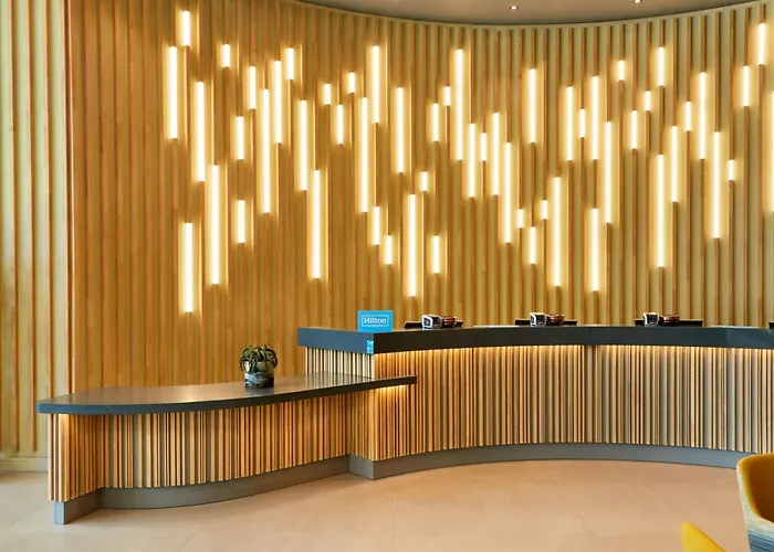 Hampton By Hilton Centre Hotell 3*