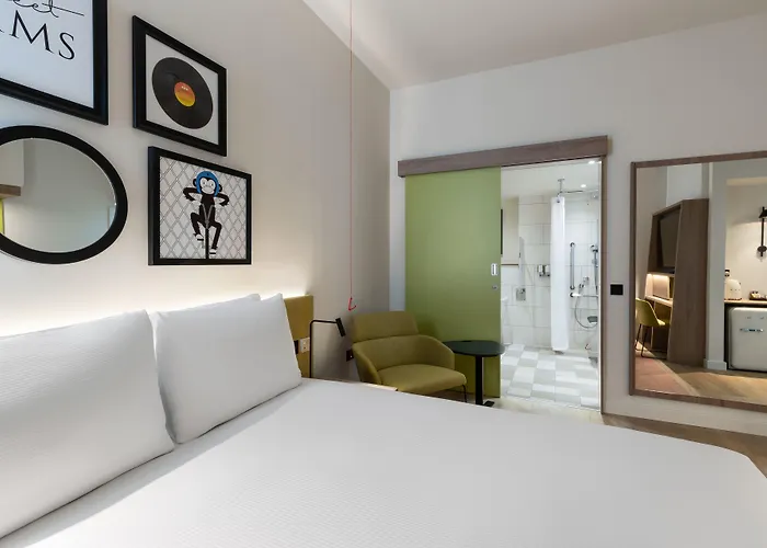 Hampton By Hilton Centre