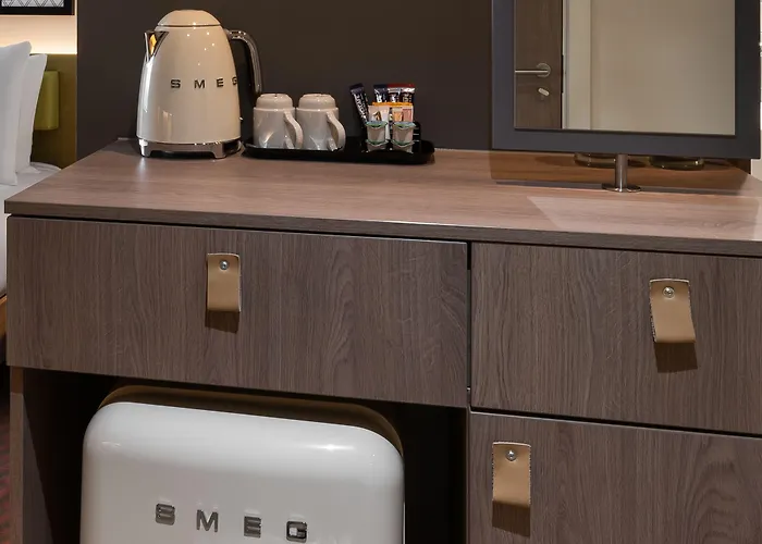 Hampton By Hilton Centre Hotell 3*