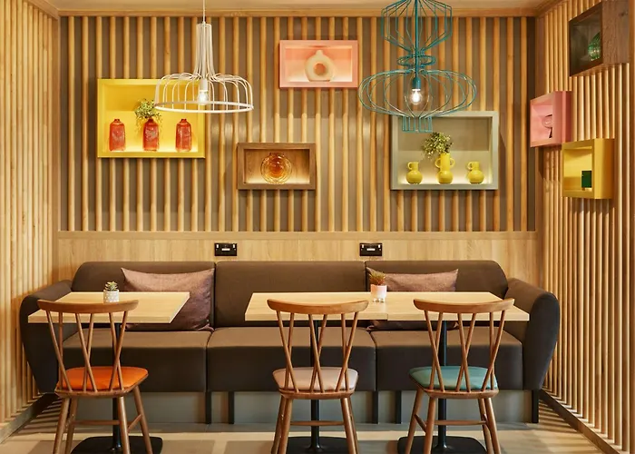 Hampton By Hilton Centre Отель