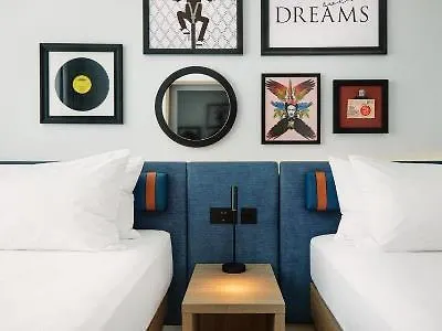 Hampton By Hilton Centre Отель