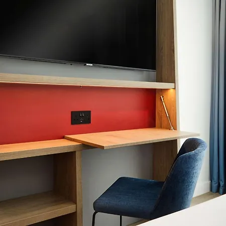 Hampton By Hilton Centre Hotel 3*
