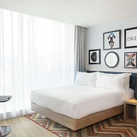 Hotel Hampton By Hilton Centre 3*