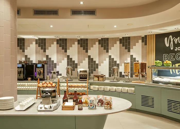 Hotel Hampton By Hilton Centre 3*